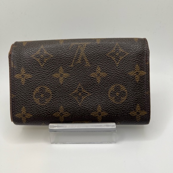 Preowned Louis Vuitton Monogram Monnaie Wallet - Picture 4 of 8